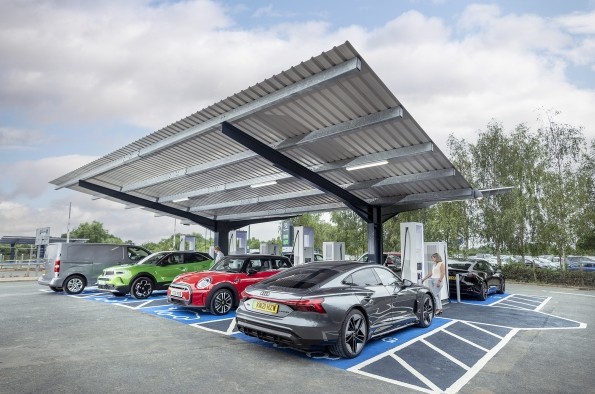 BLUEPRINT FOR THE FUTURE OF EV CHARGING IN CITIES REVEALED AS YORK HYPERHUBS OPEN